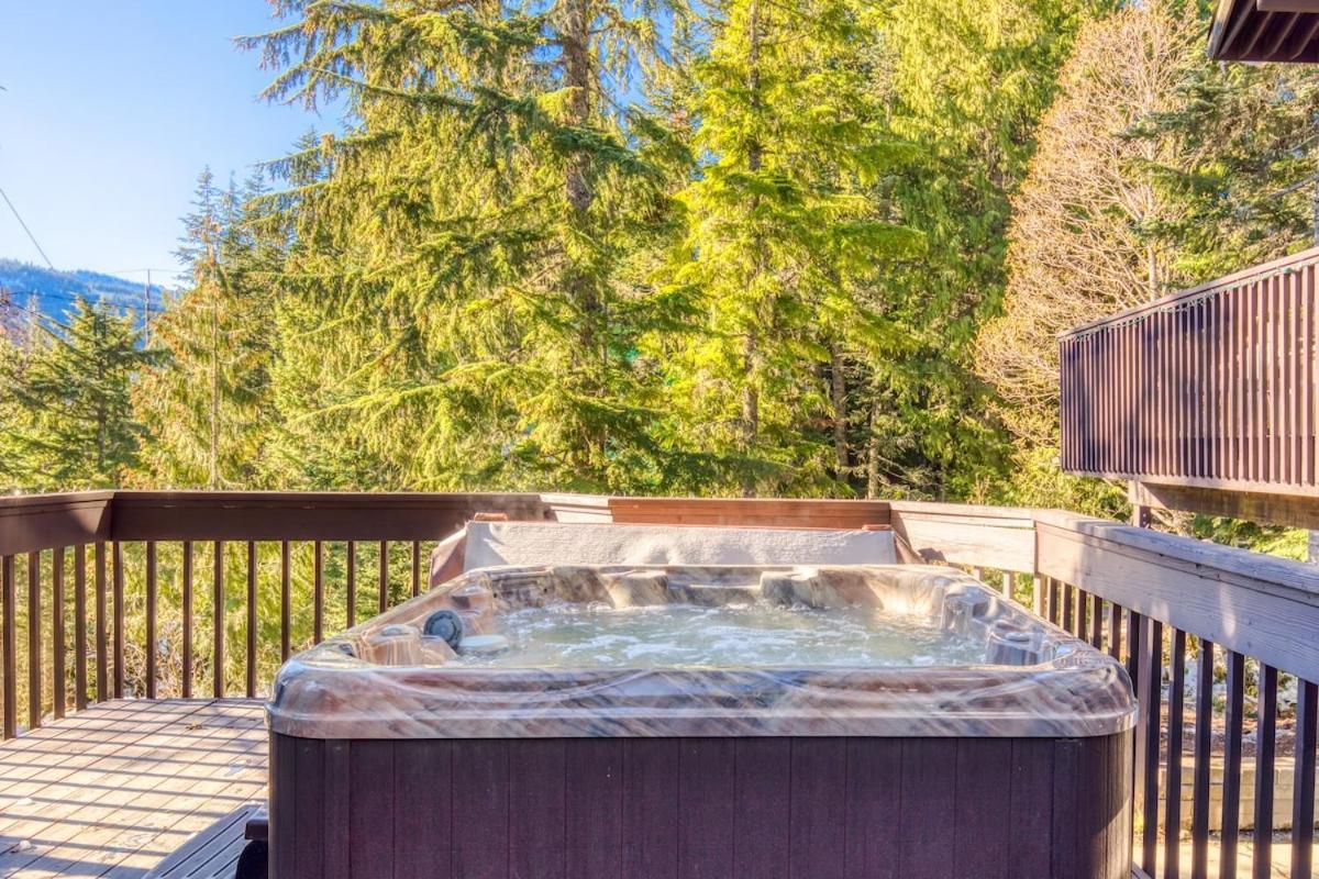 Great Blue Lodge - Spacious Ski Lodge, Hot Tub, Sauna, Game Room & More Government Camp Exterior photo