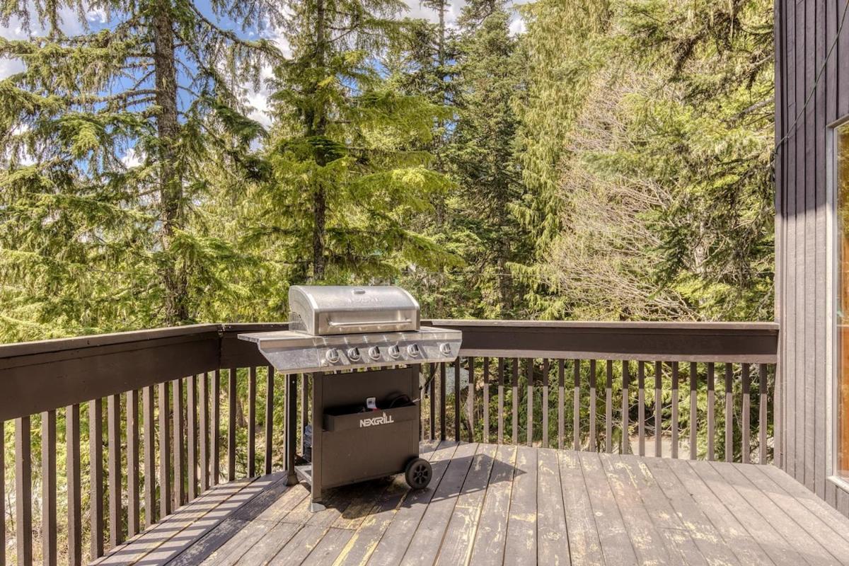 Great Blue Lodge - Spacious Ski Lodge, Hot Tub, Sauna, Game Room & More Government Camp Exterior photo