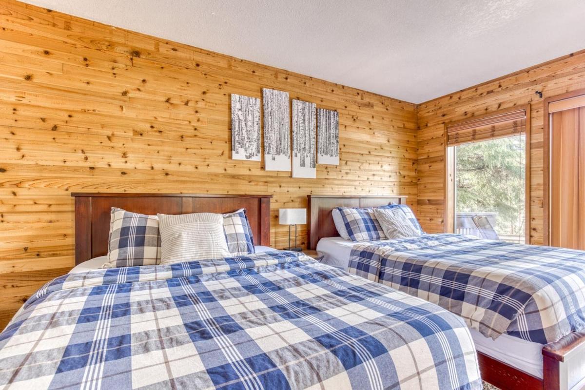Great Blue Lodge - Spacious Ski Lodge, Hot Tub, Sauna, Game Room & More Government Camp Exterior photo