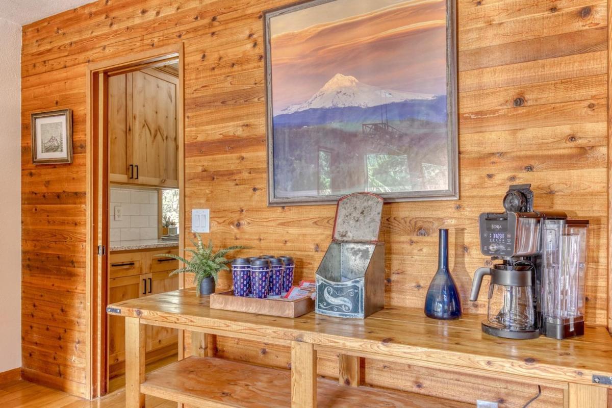 Great Blue Lodge - Spacious Ski Lodge, Hot Tub, Sauna, Game Room & More Government Camp Exterior photo