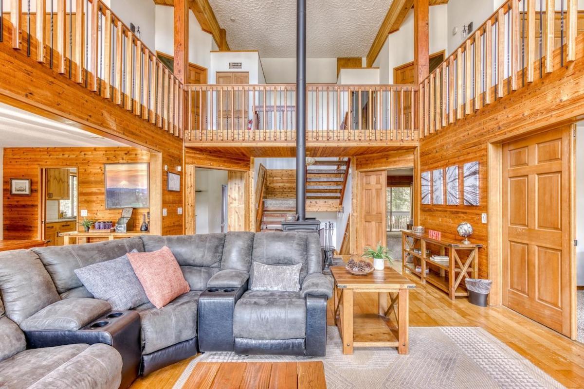 Great Blue Lodge - Spacious Ski Lodge, Hot Tub, Sauna, Game Room & More Government Camp Exterior photo