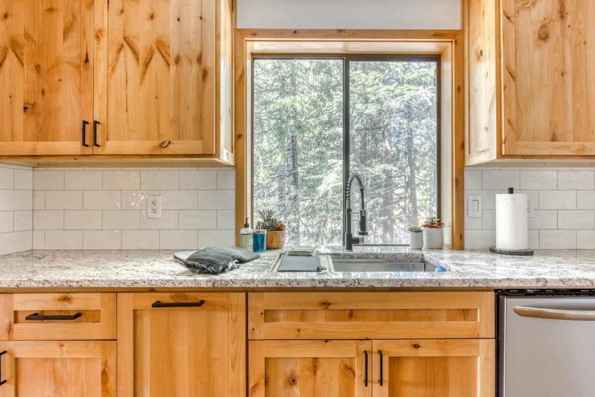 Great Blue Lodge - Spacious Ski Lodge, Hot Tub, Sauna, Game Room & More Government Camp Exterior photo