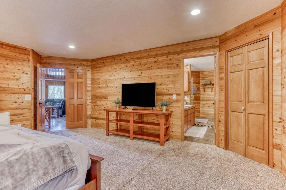 Great Blue Lodge - Spacious Ski Lodge, Hot Tub, Sauna, Game Room & More Government Camp Exterior photo
