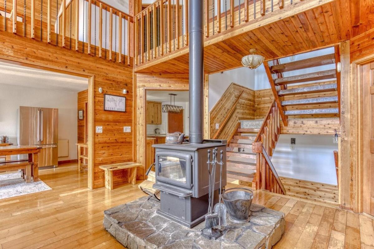 Great Blue Lodge - Spacious Ski Lodge, Hot Tub, Sauna, Game Room & More Government Camp Exterior photo